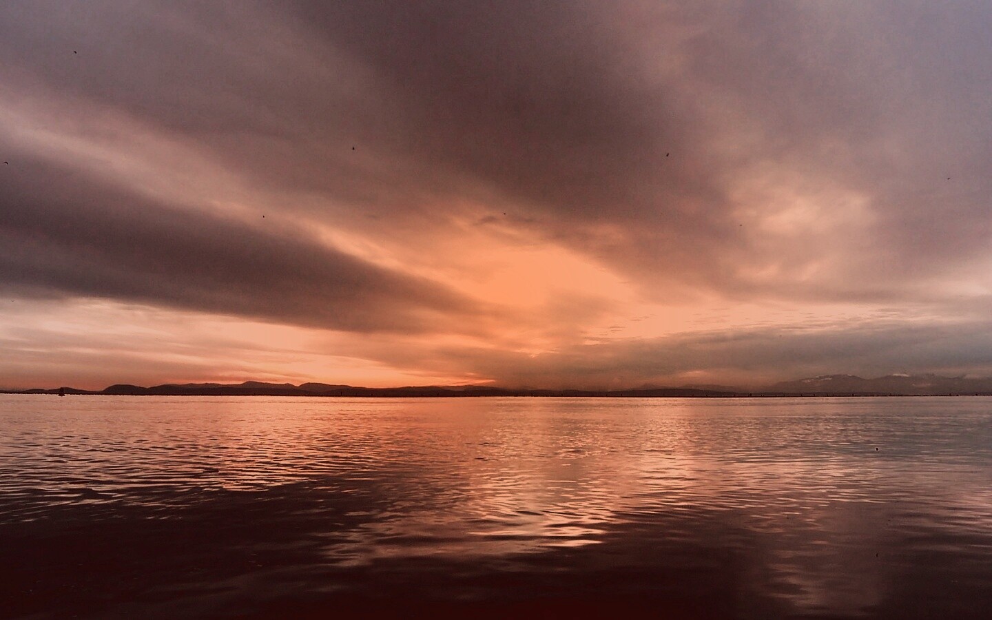 Живописное озеро обои