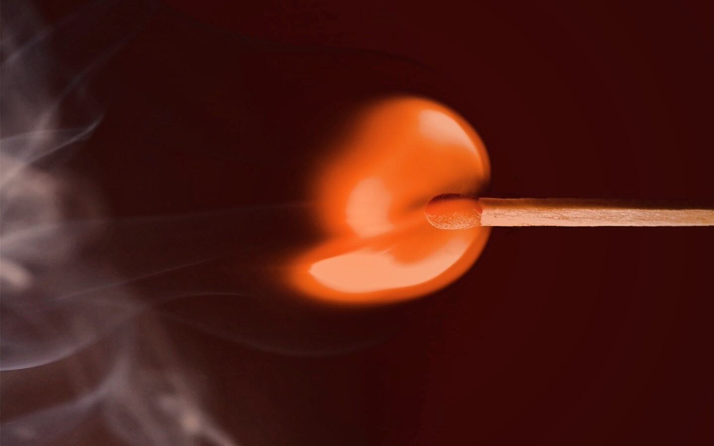 Горящая спичка обои