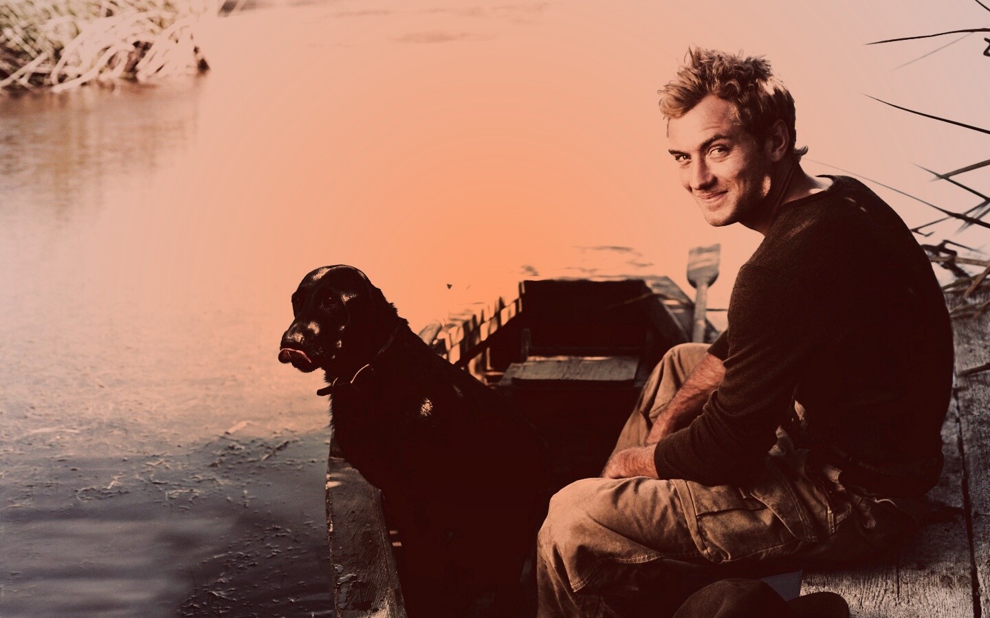 Джуд Лоу на лодке обои