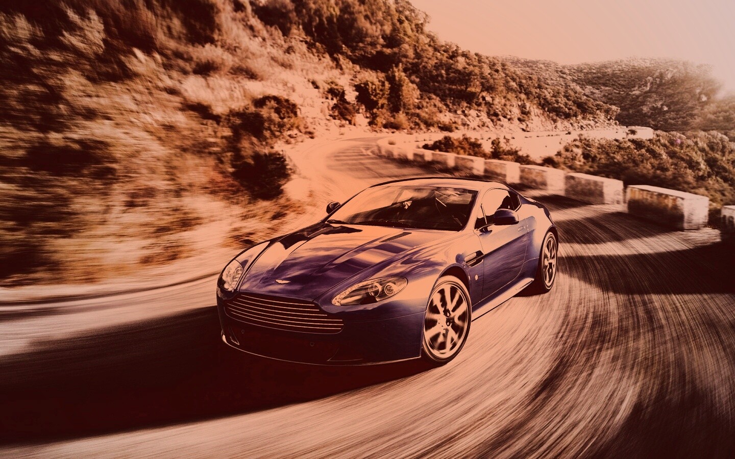 Синий Aston Martin обои