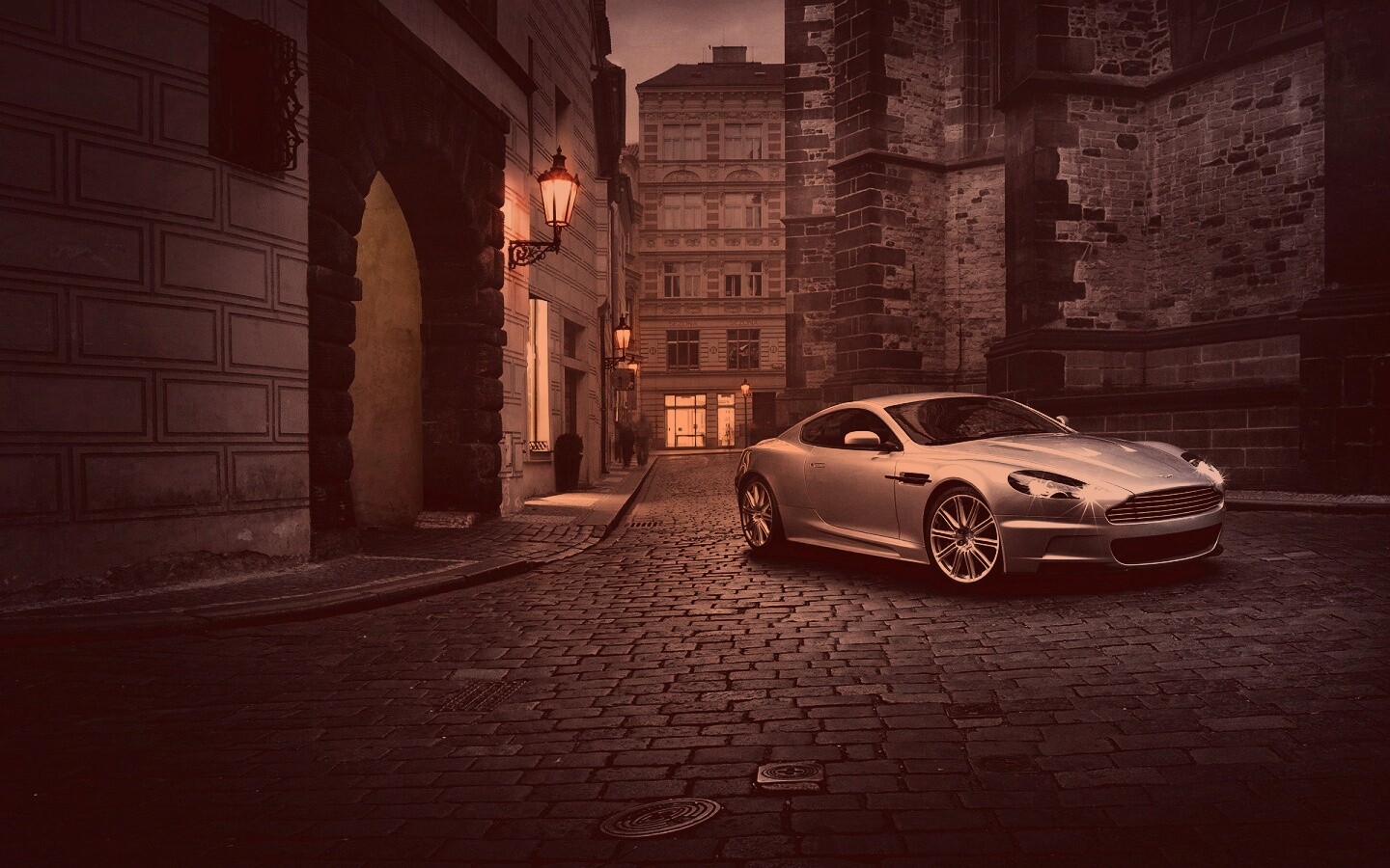 Серебристый Aston Martin обои