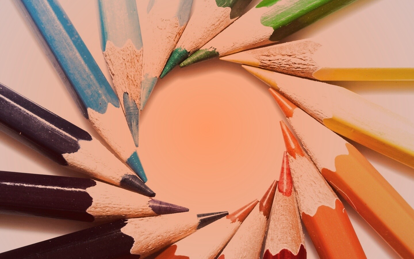 Радуга в карандашах обои