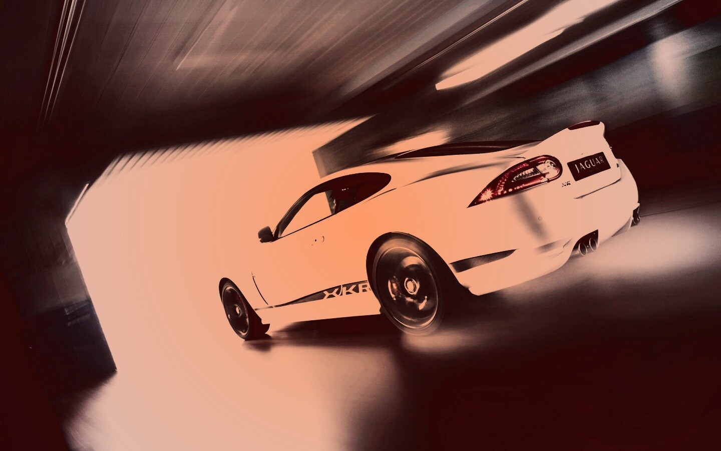 Белый ягуар в гараже обои