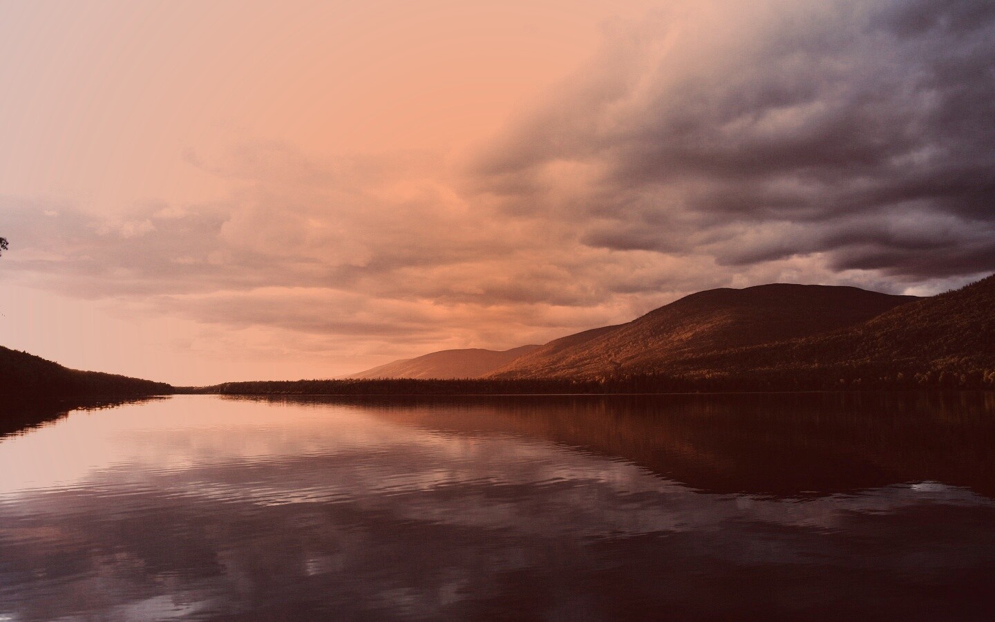 Вид на озеро обои