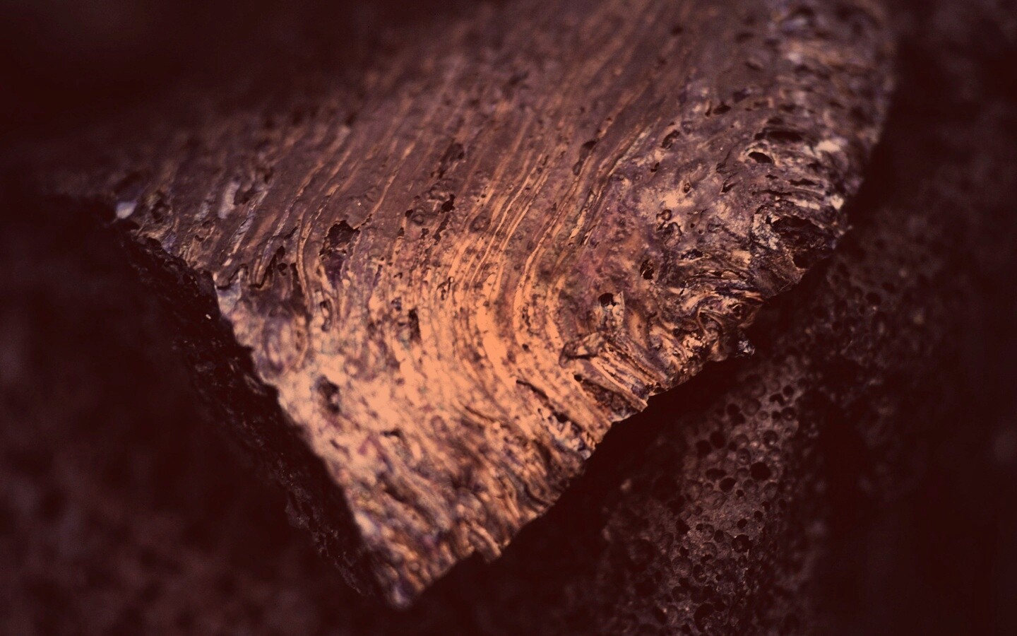 Металл с радужным отливом обои