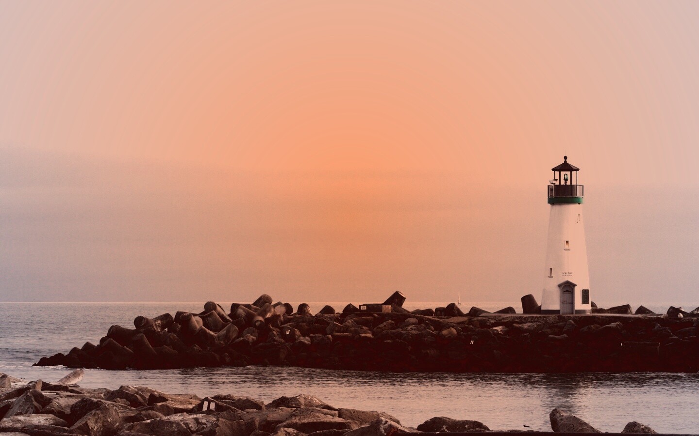 Маяк в порту Санта-Круз обои