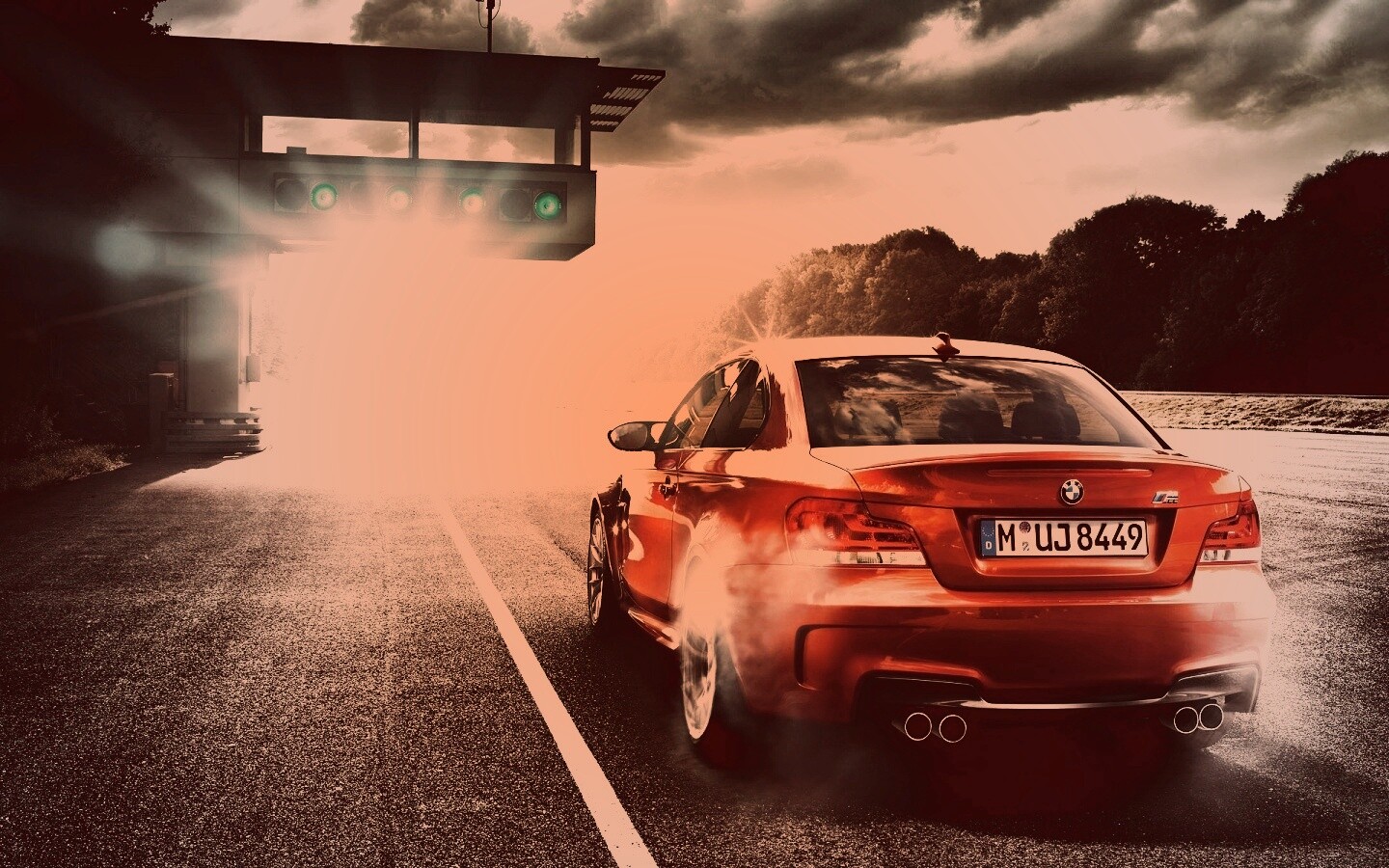 Оранжевый BMW серии M обои