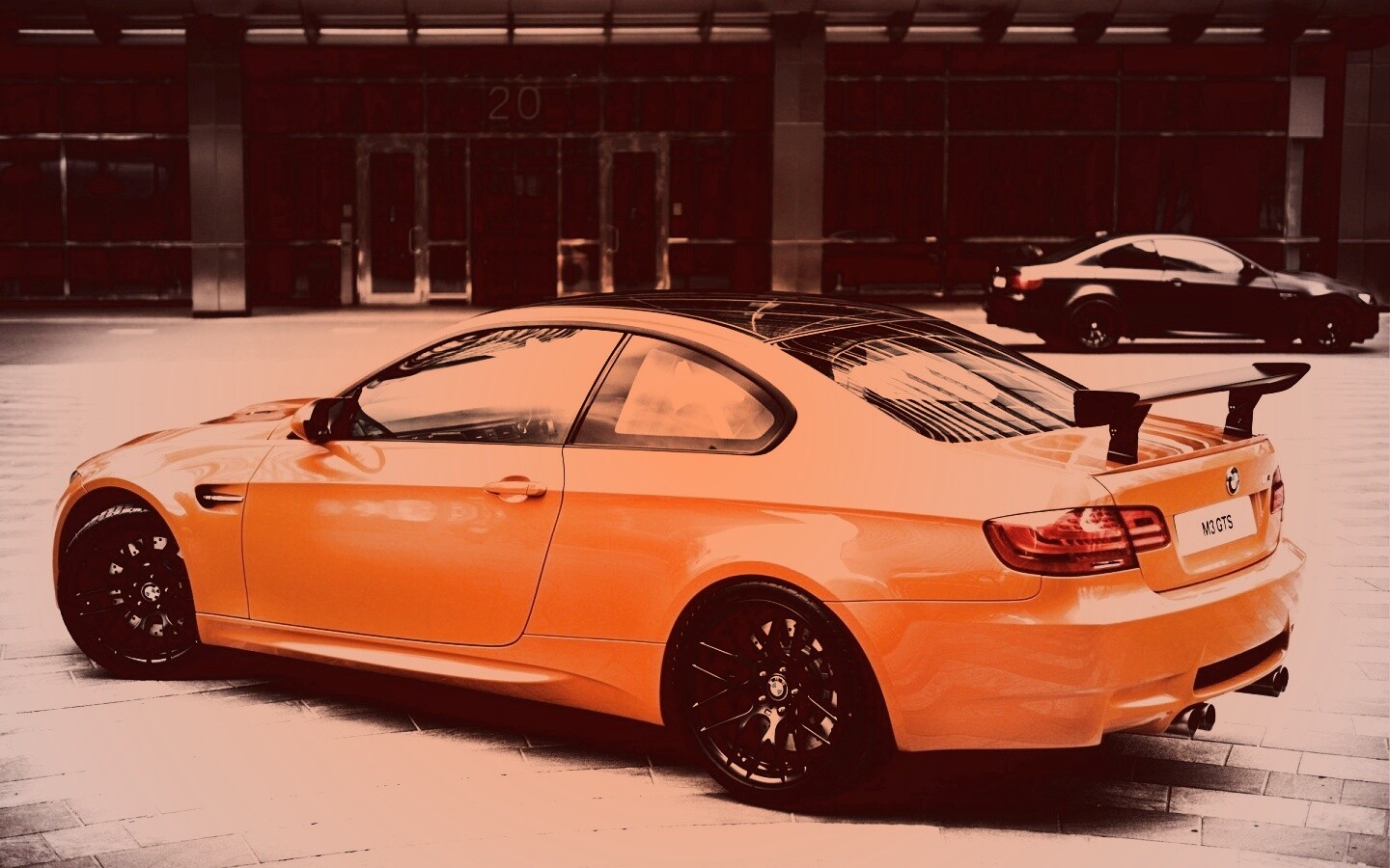 Оранжевый BMW M3 обои