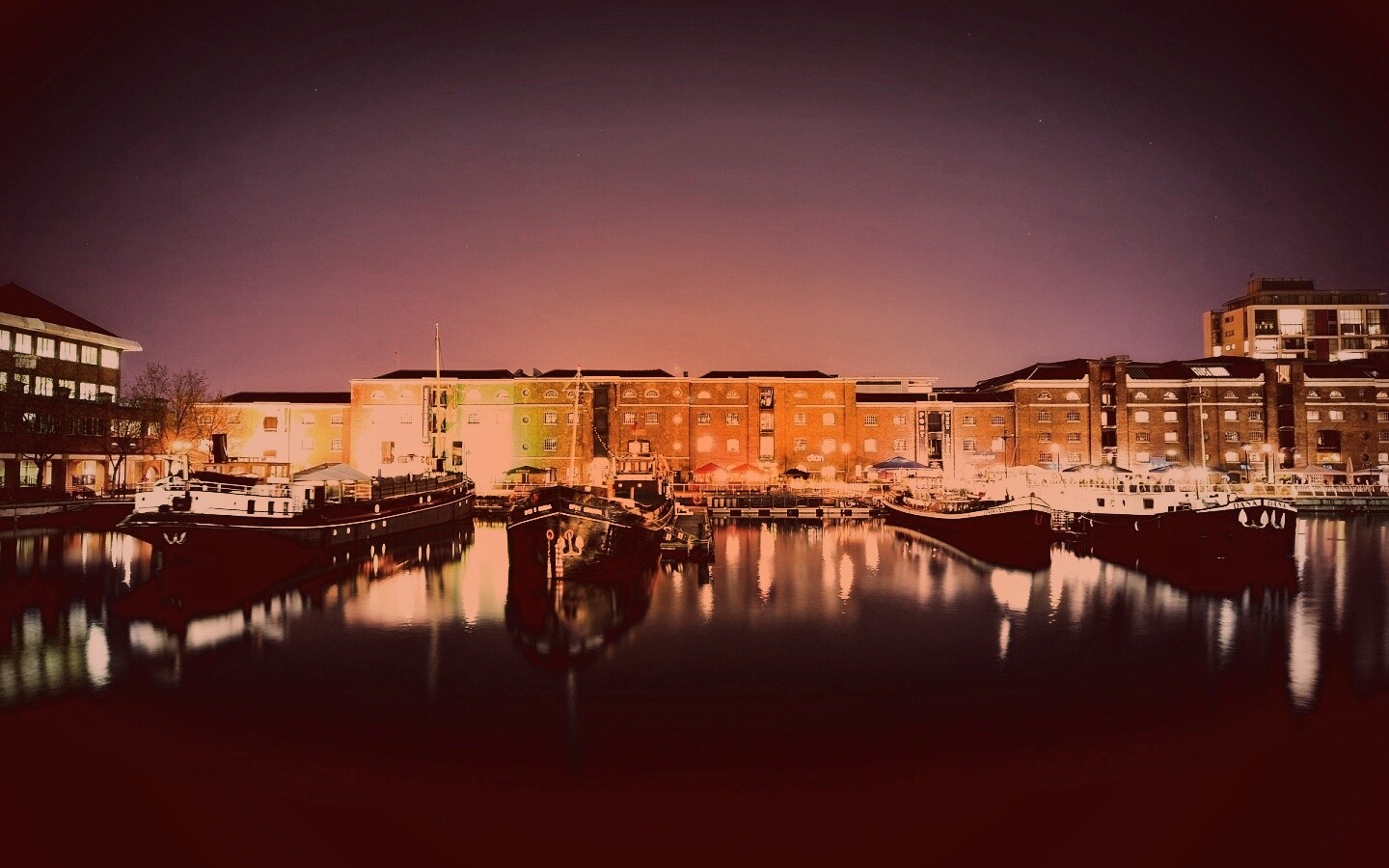 Корабли на спокойной воде обои