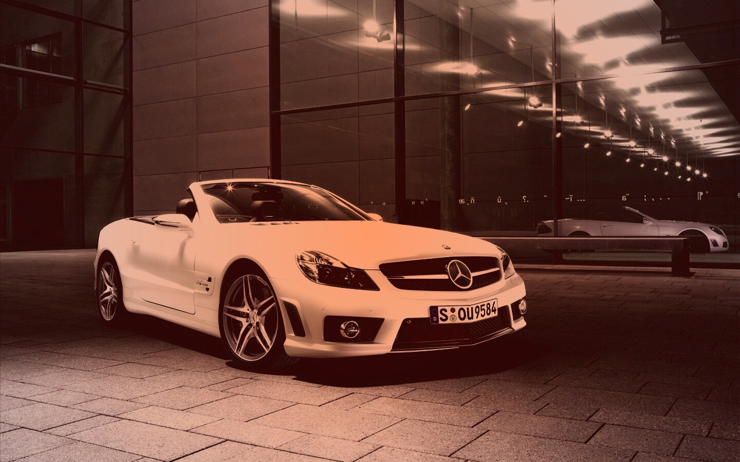 Белый мерседес с открытым верхом обои