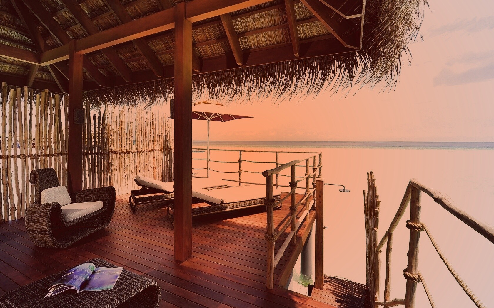 Домик на пляже обои