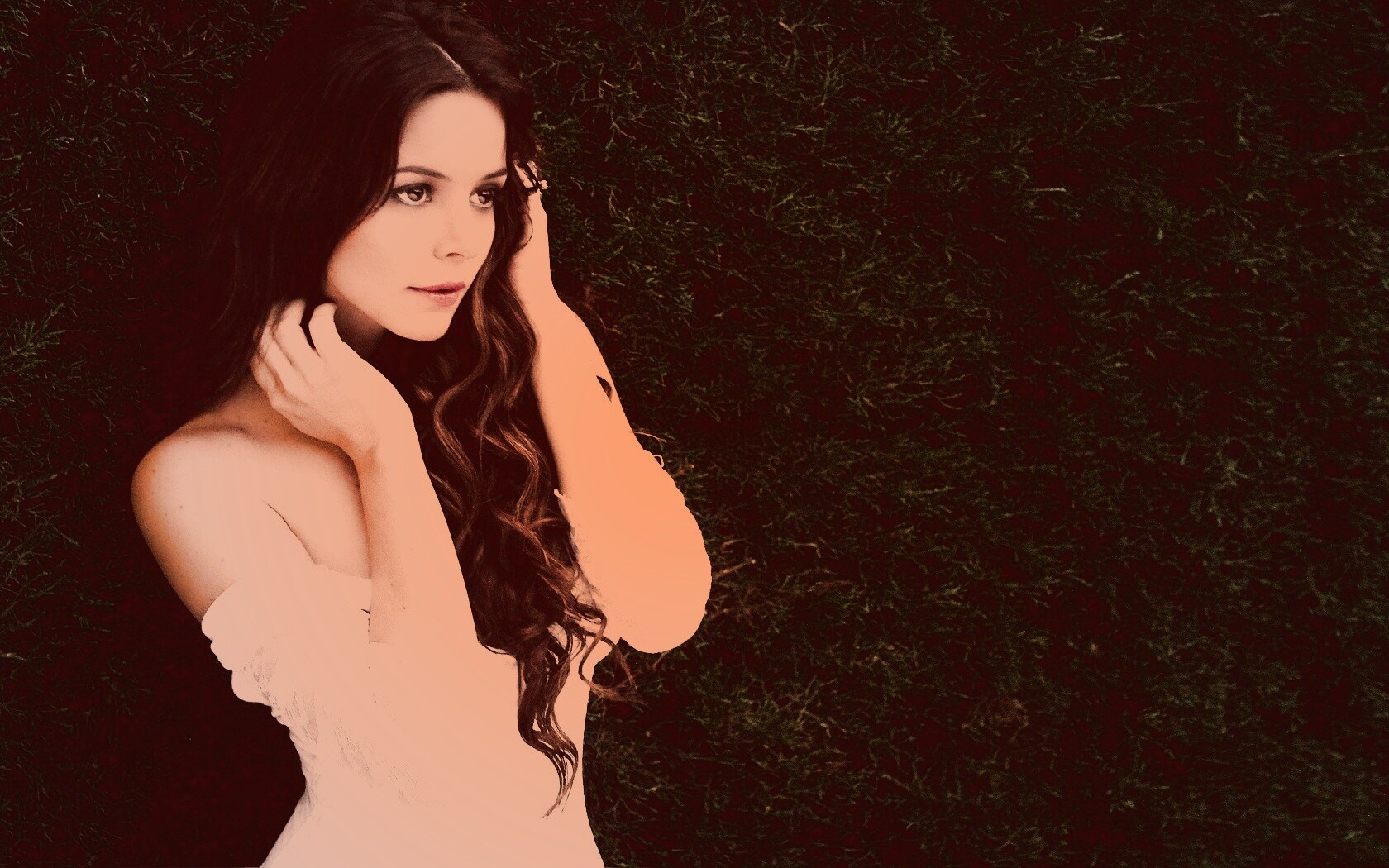 В белом платье обои