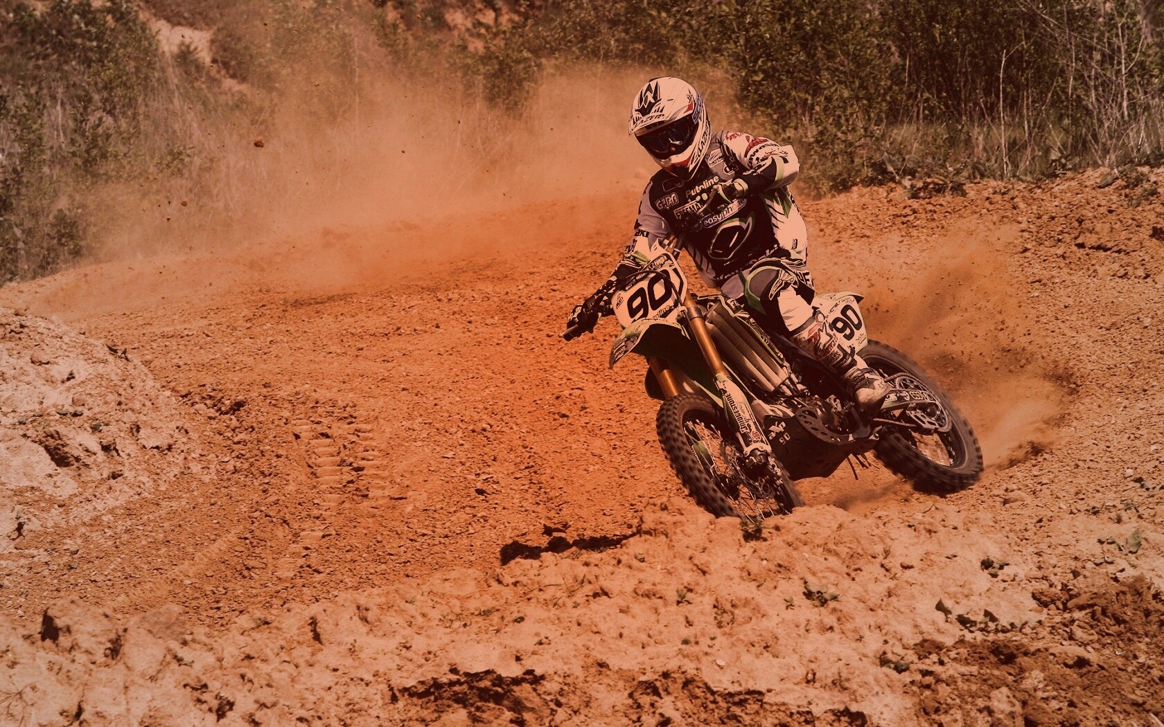 На мототреке обои