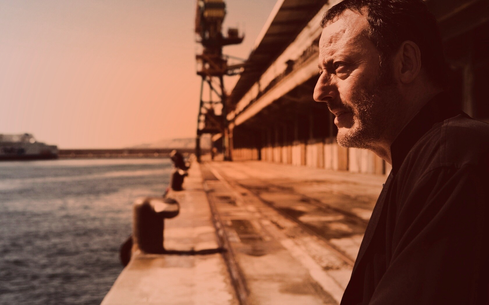 Жан Рено в порту обои