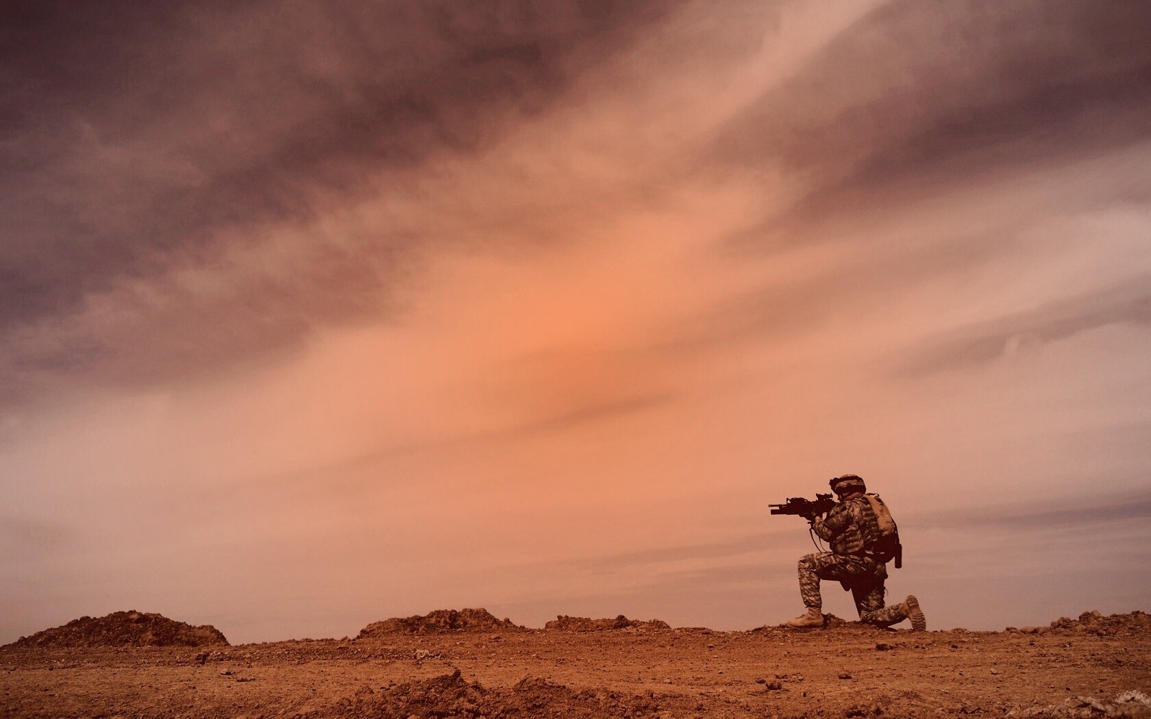 Стрельба с колена обои