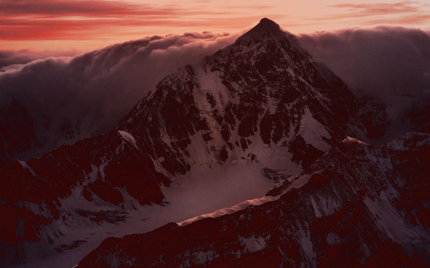 Гора на закате обои