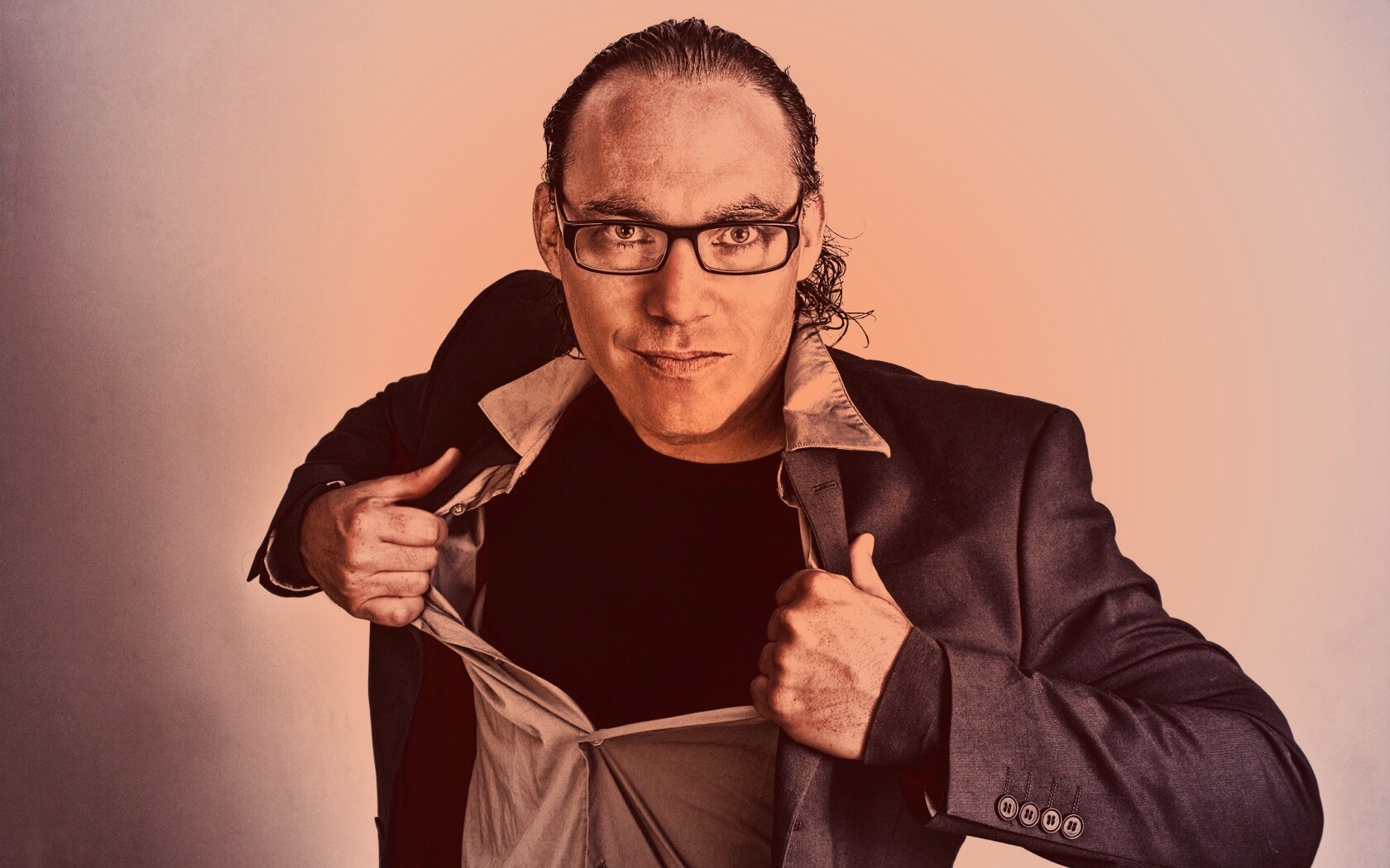 Спешит на помощь обои