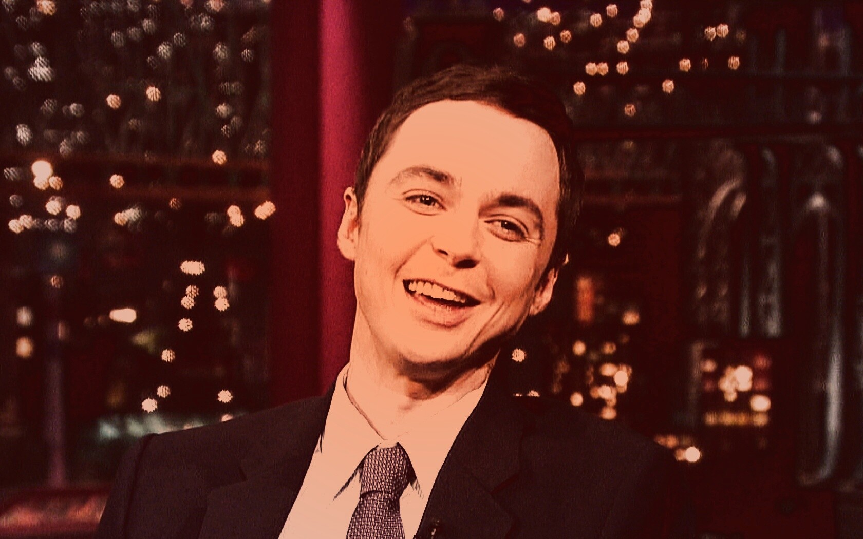 Джим Парсонс на вечернем шоу обои