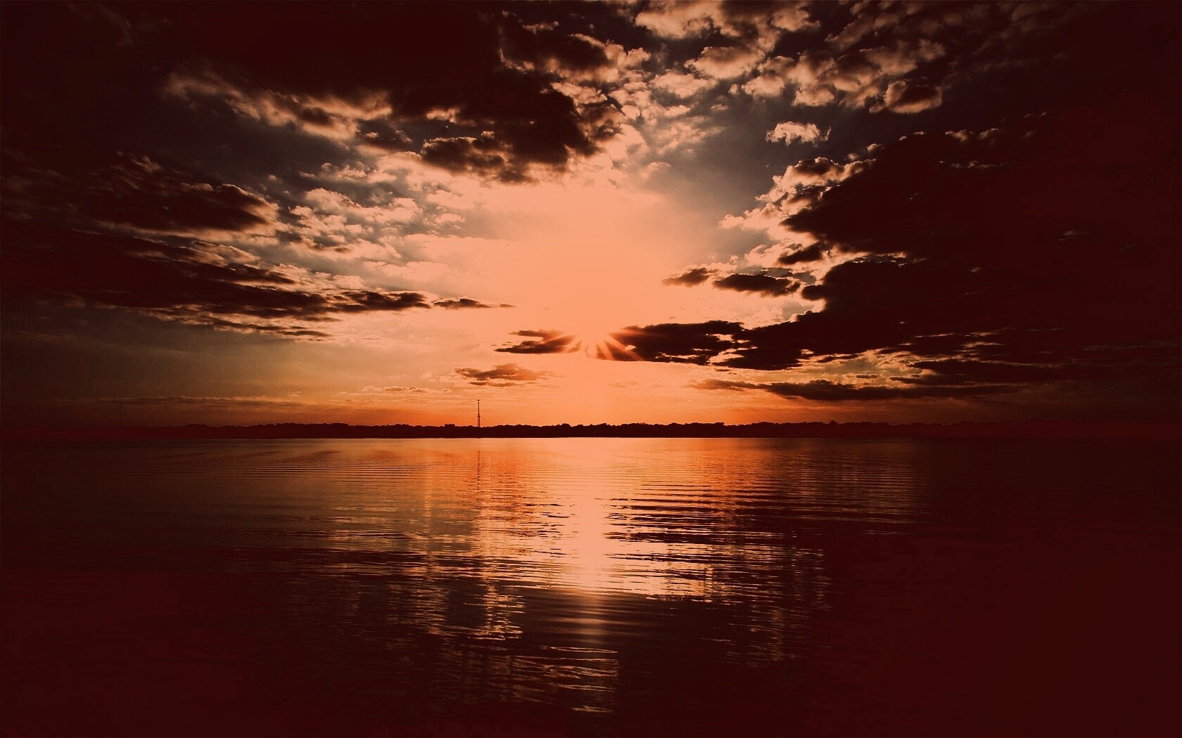 Закат над озером обои