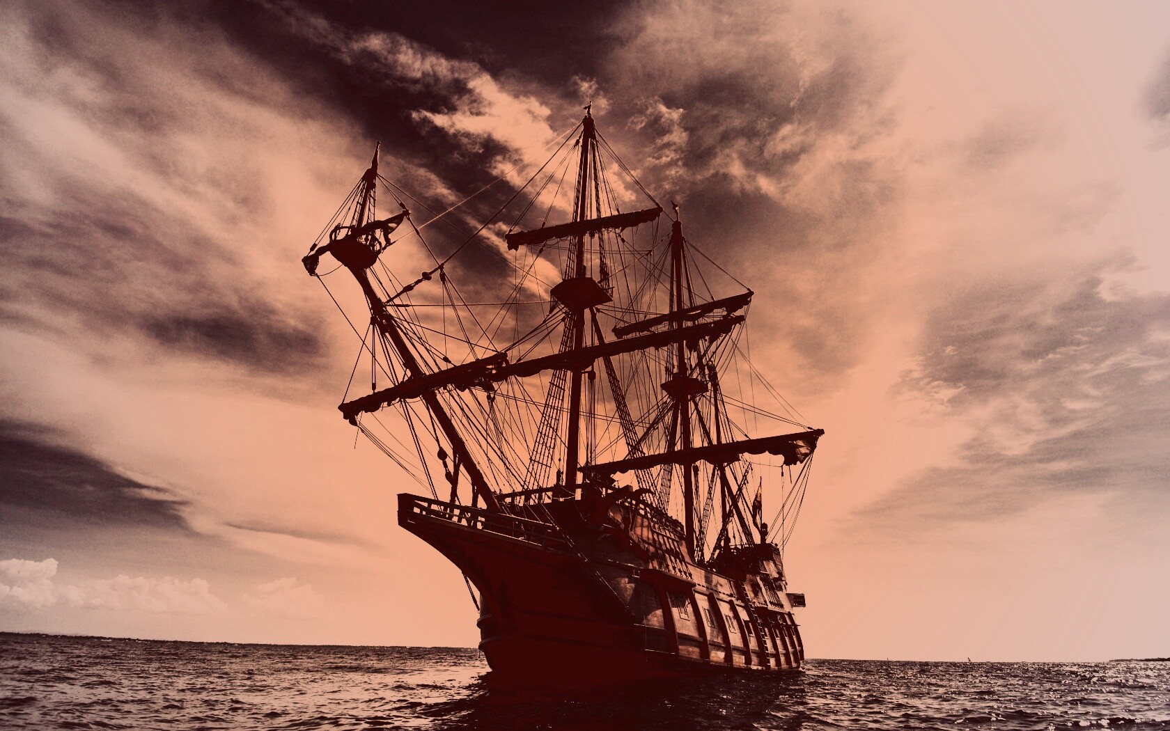 Галеон в море обои