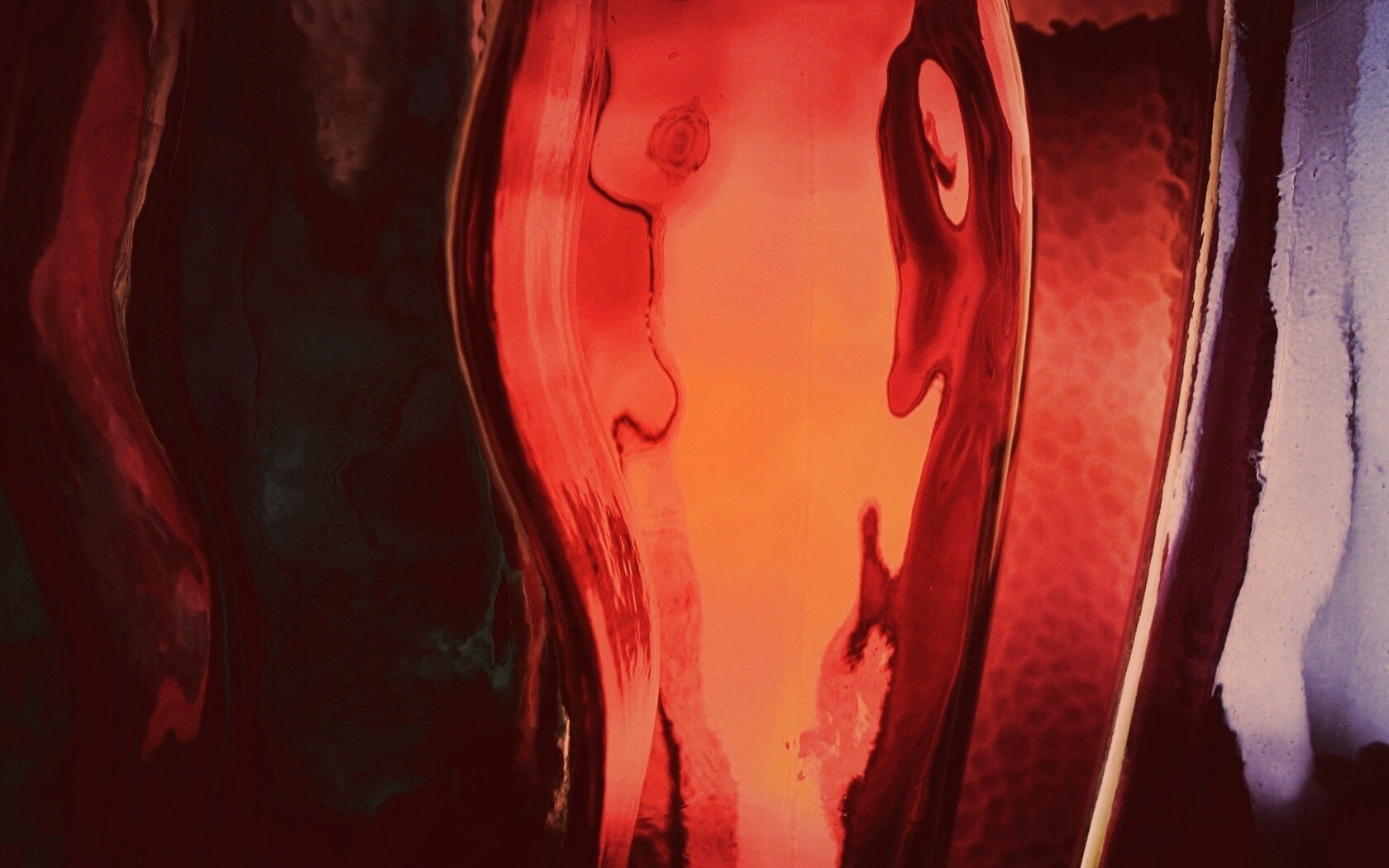 Абстрактное в бутылочном стекле обои