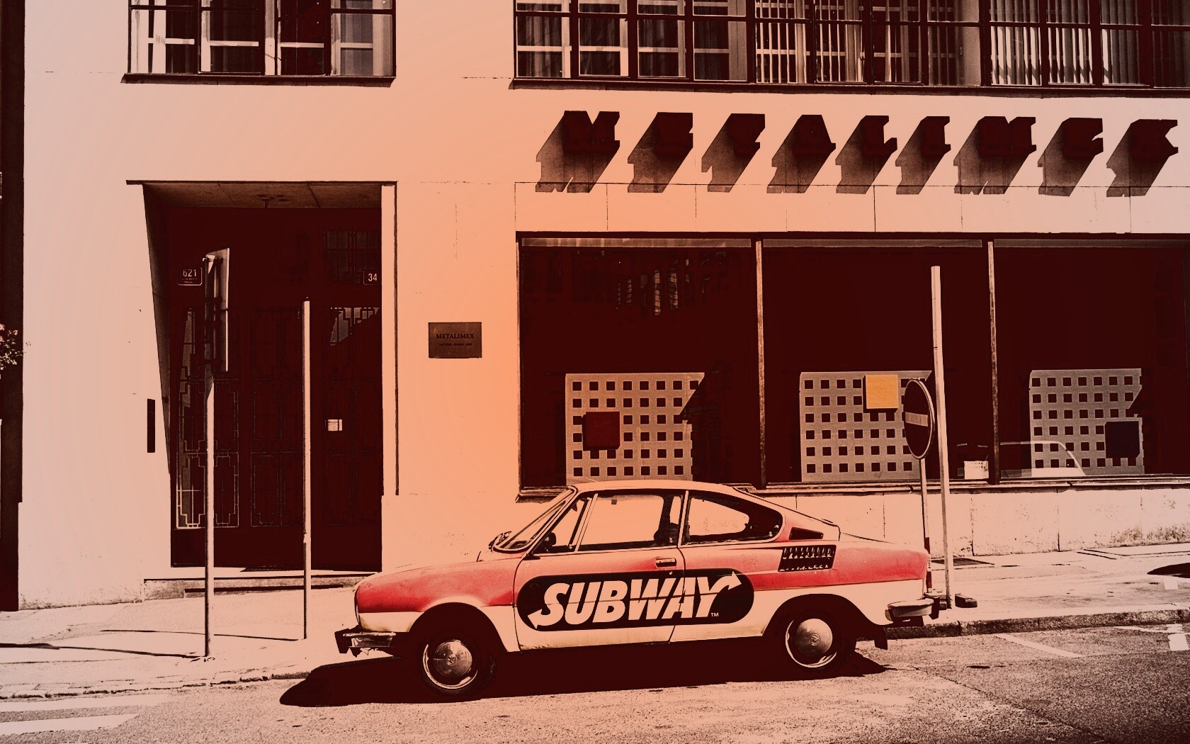 Реклама Subway на машине в Праге обои