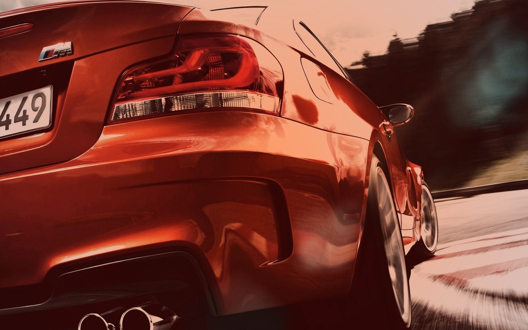 BMW входит в поворот на треке обои