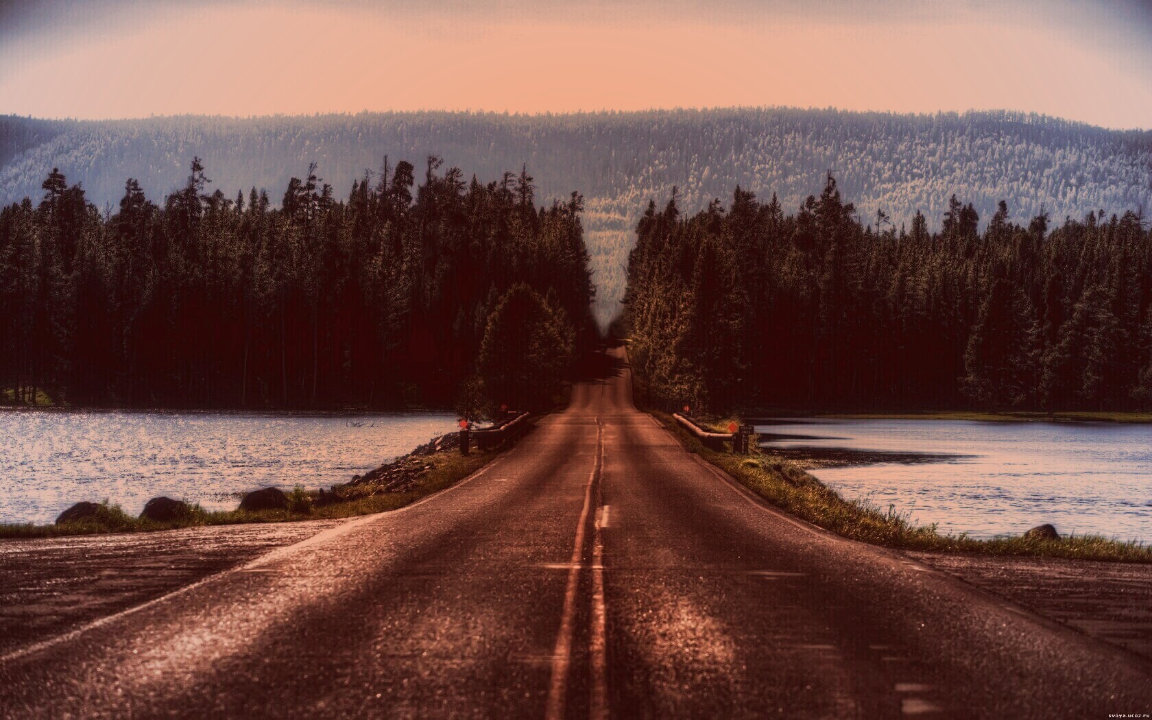 Дорога через озеро обои