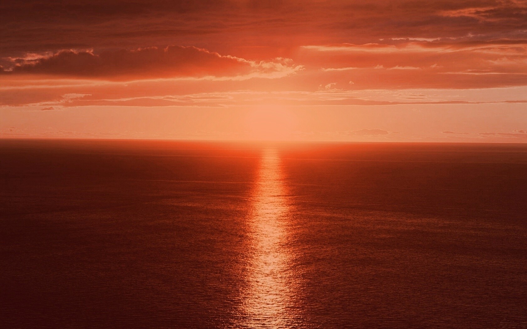 Закат и его отражение в море обои