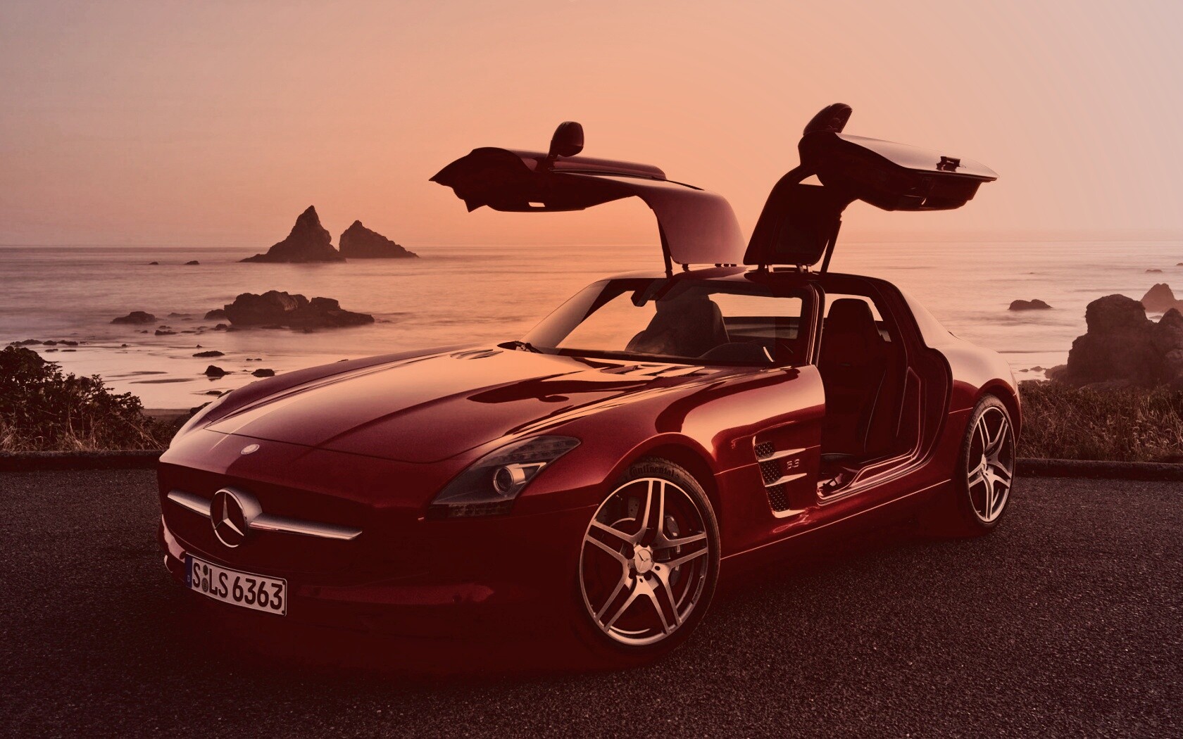 Мерседес на побережье обои