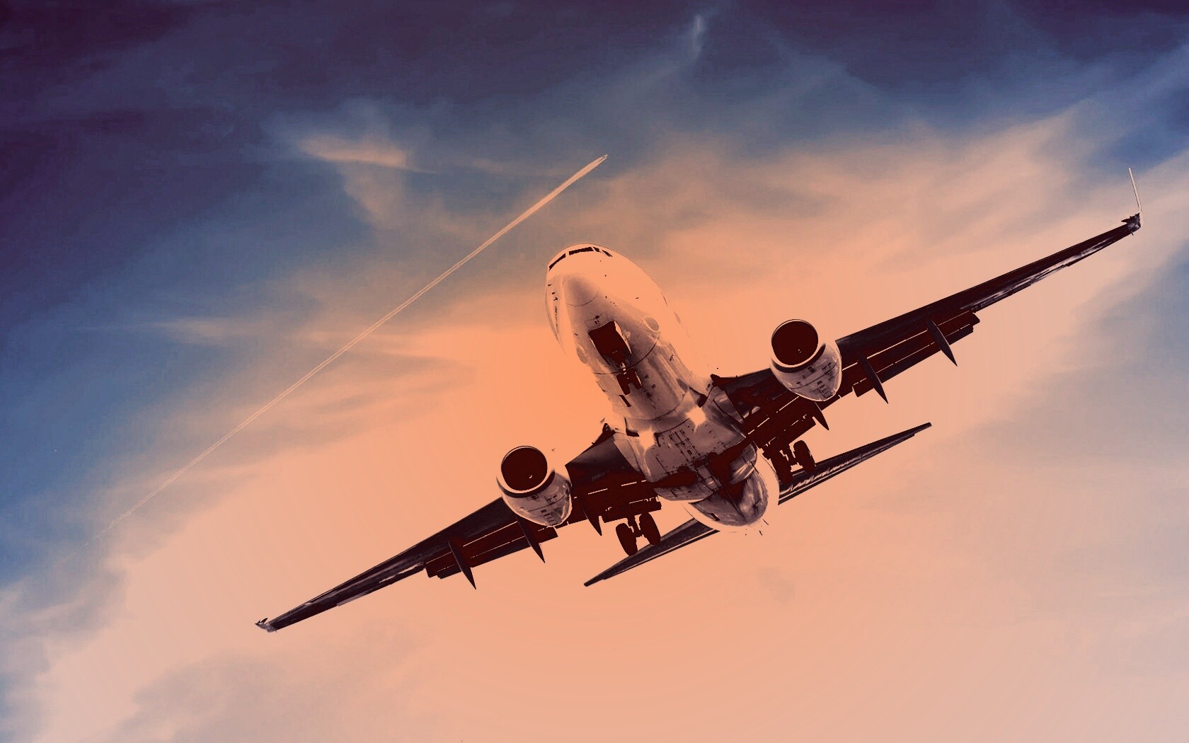 Лайнер в небе обои
