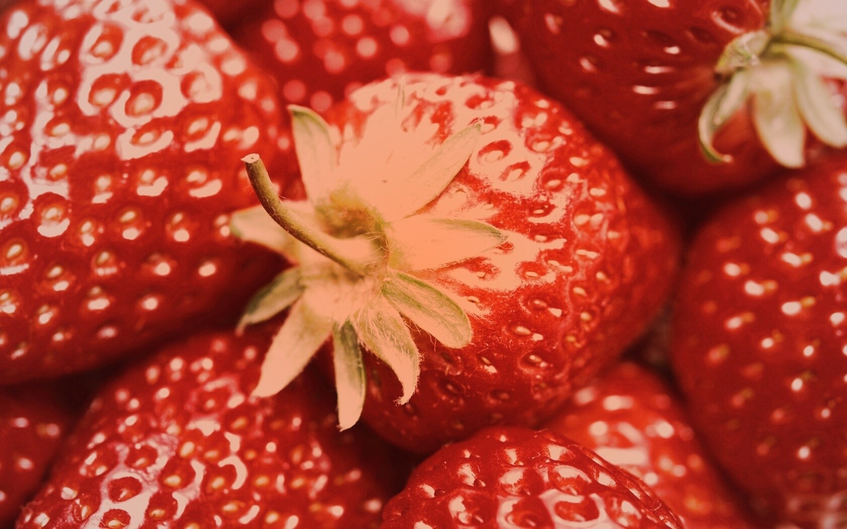 Сочная клубничка обои