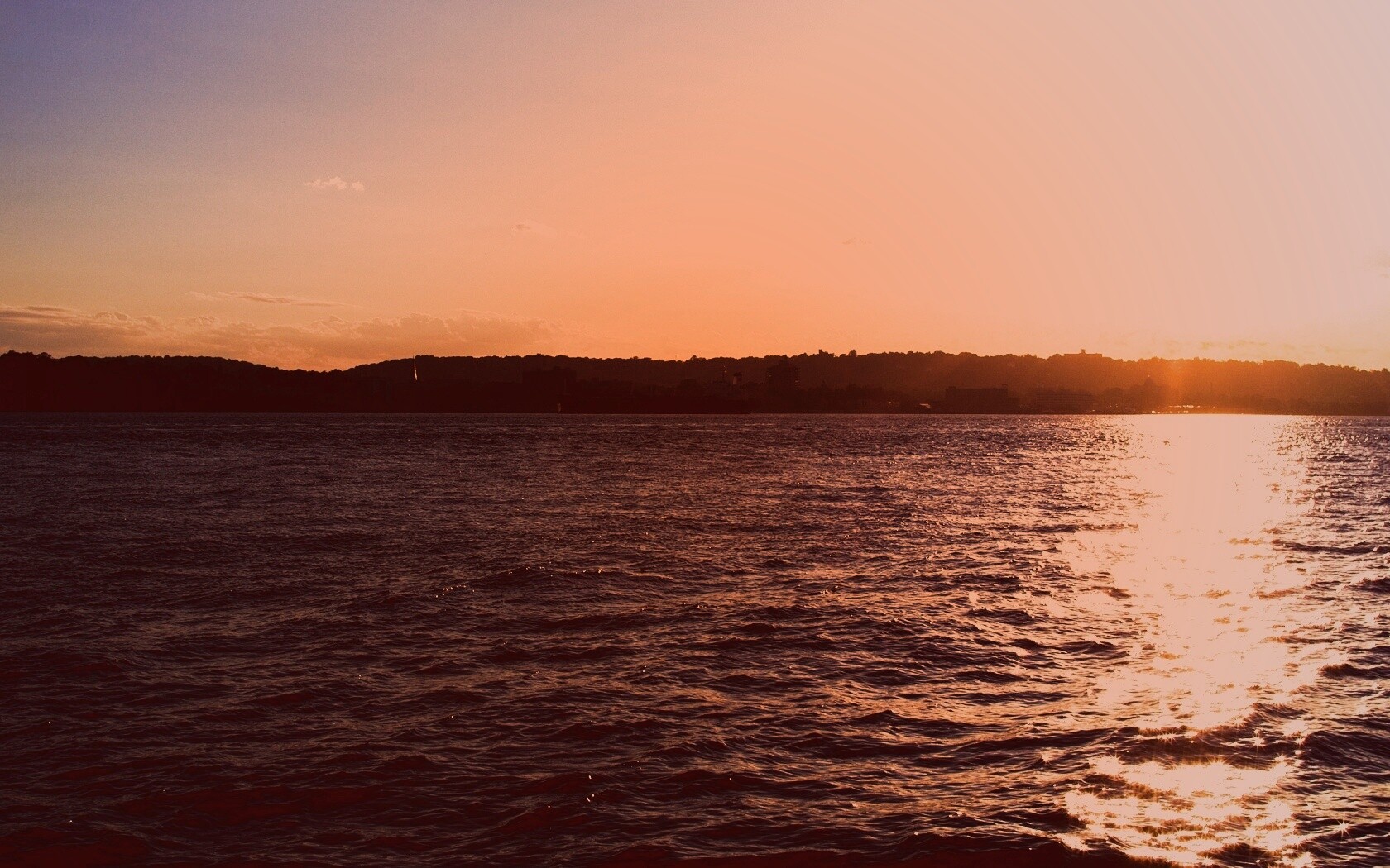 Красивое закатное озеро обои