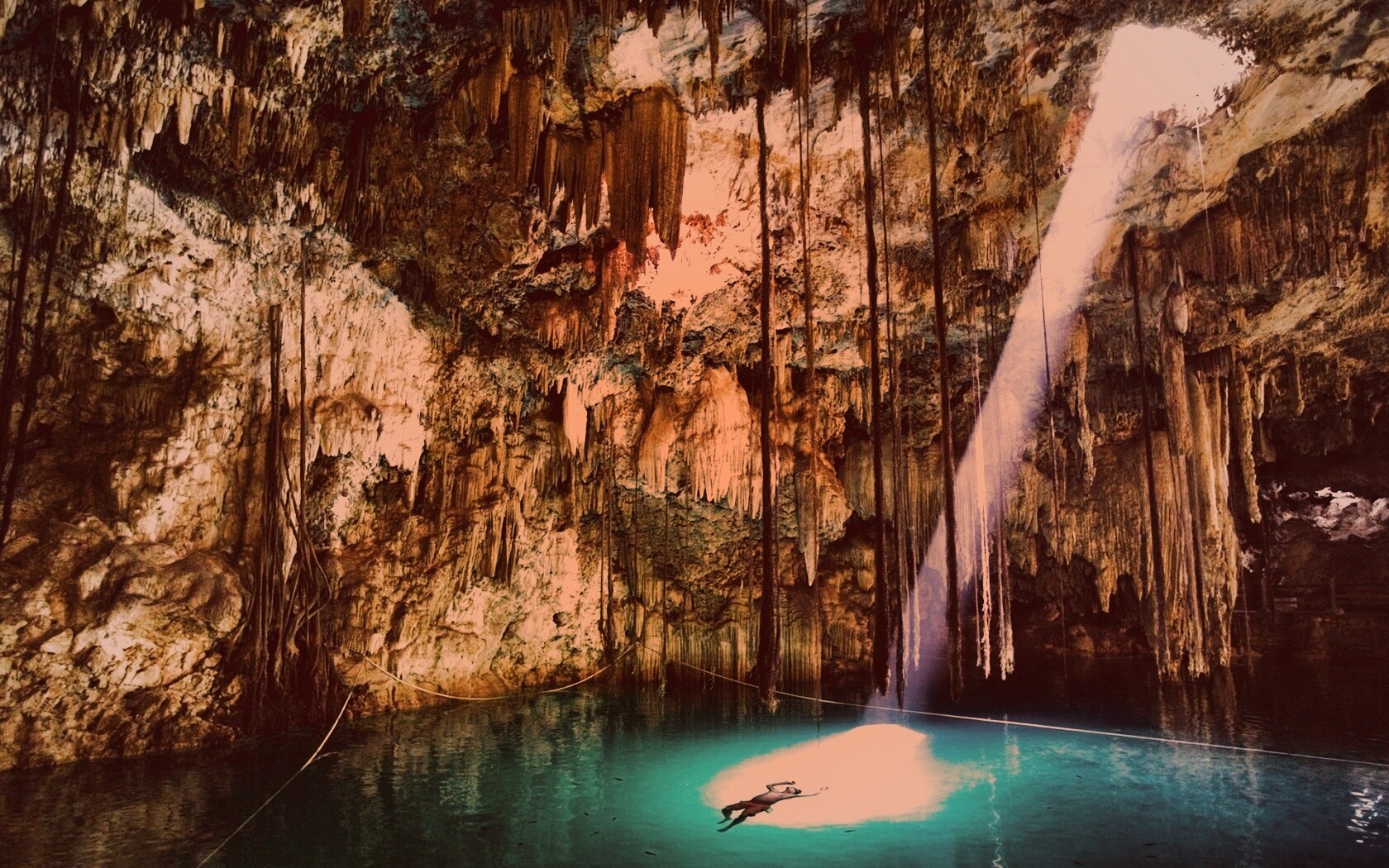 Пещера сталактитов обои