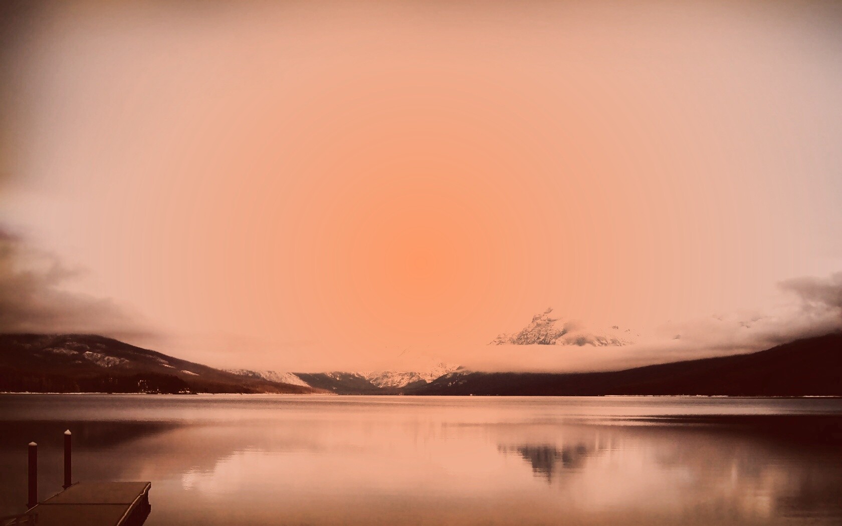 Спокойное горное озеро обои