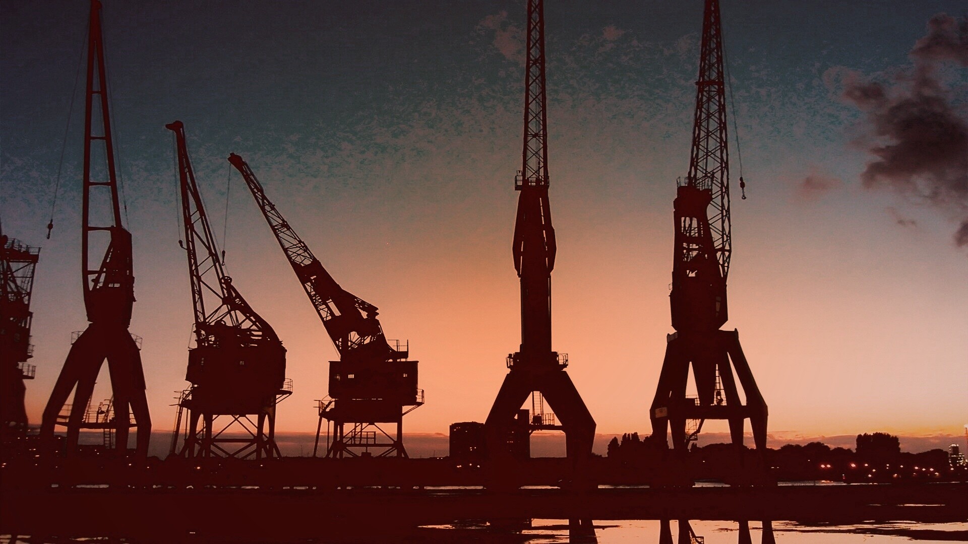 Силуэты портовых кранов обои