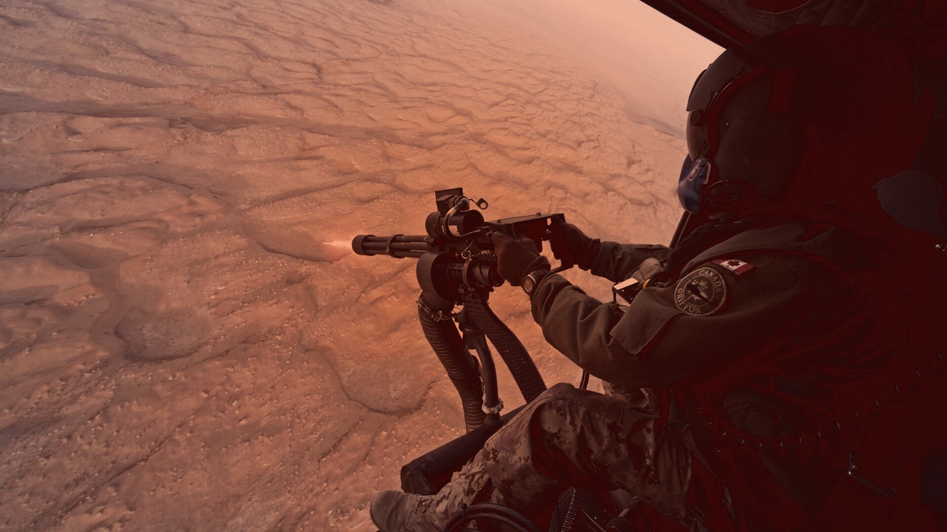 Обстрел с борта вертолета обои