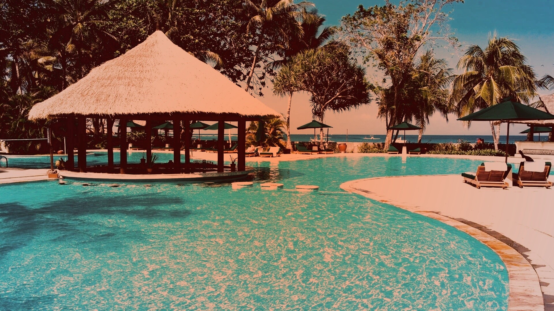 Бассейн отеля обои