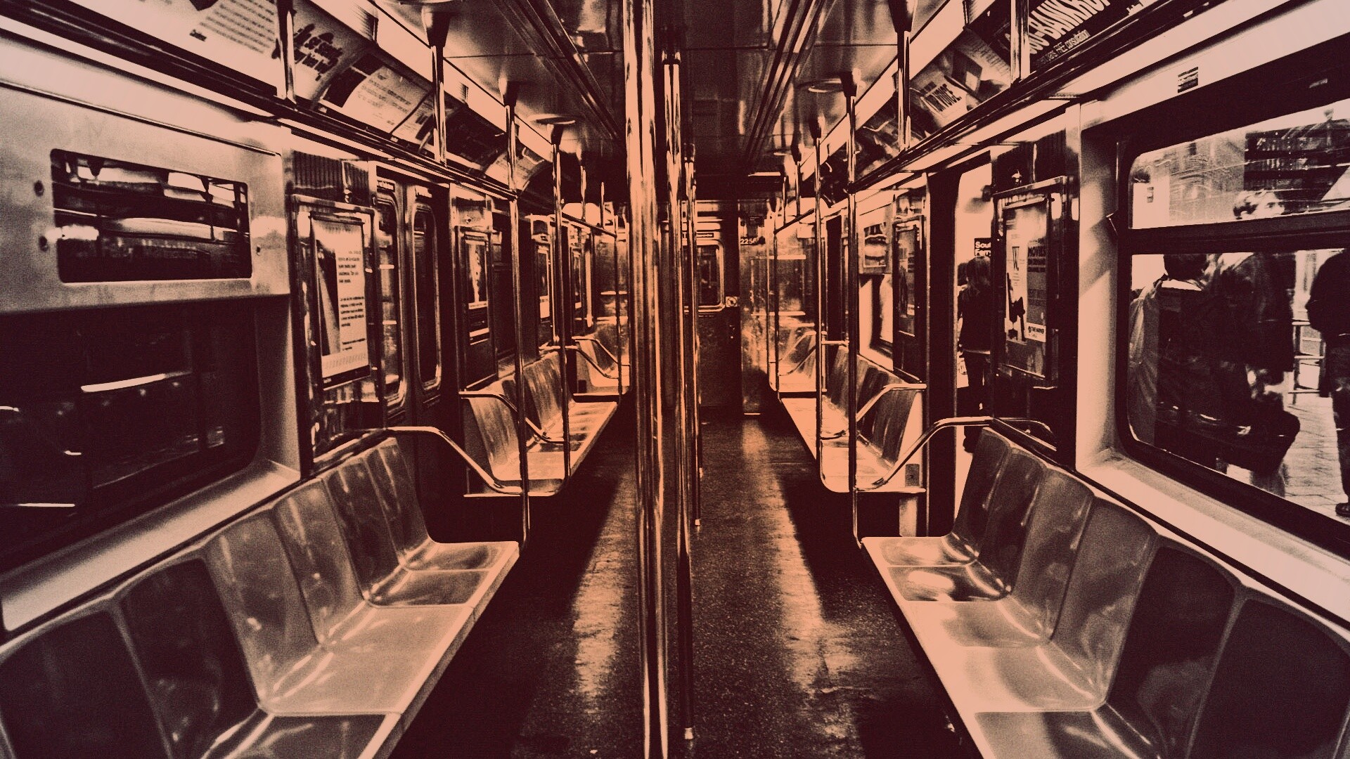 Пустой вагон метро обои