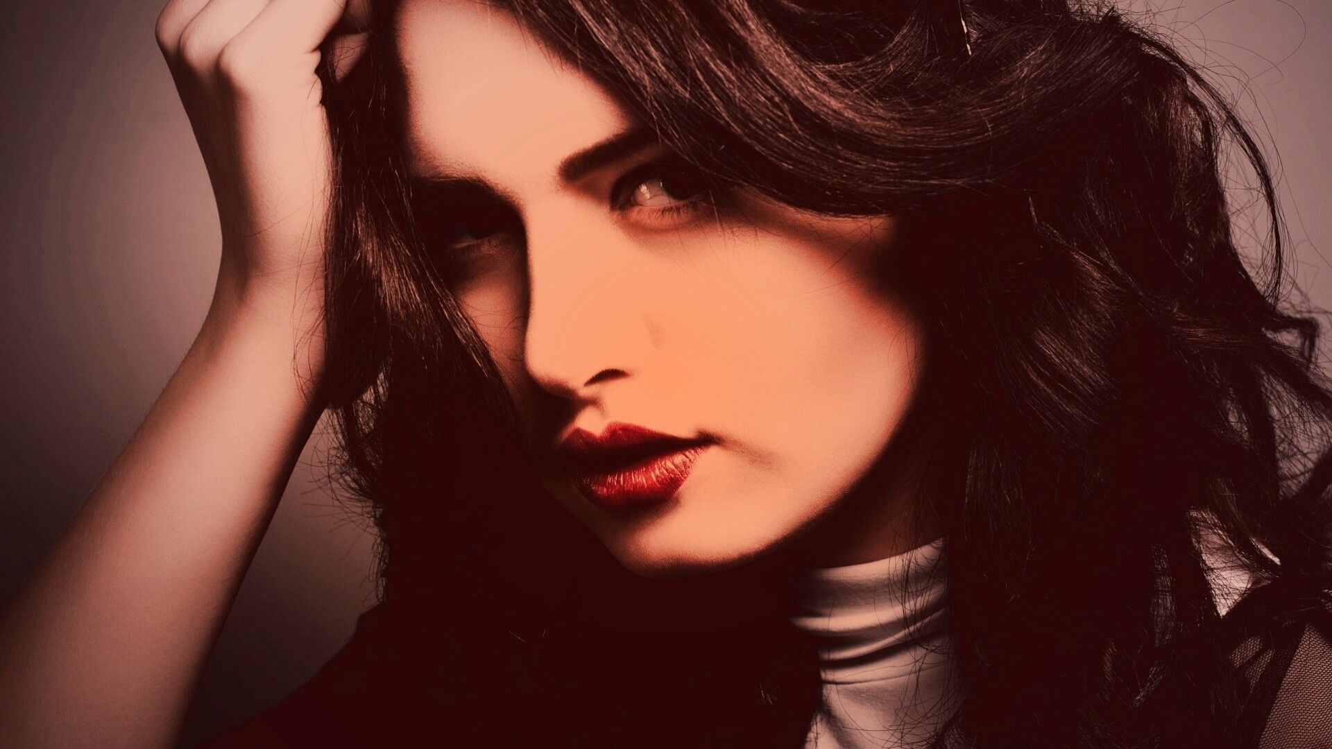 Модель с отличным макияжем обои