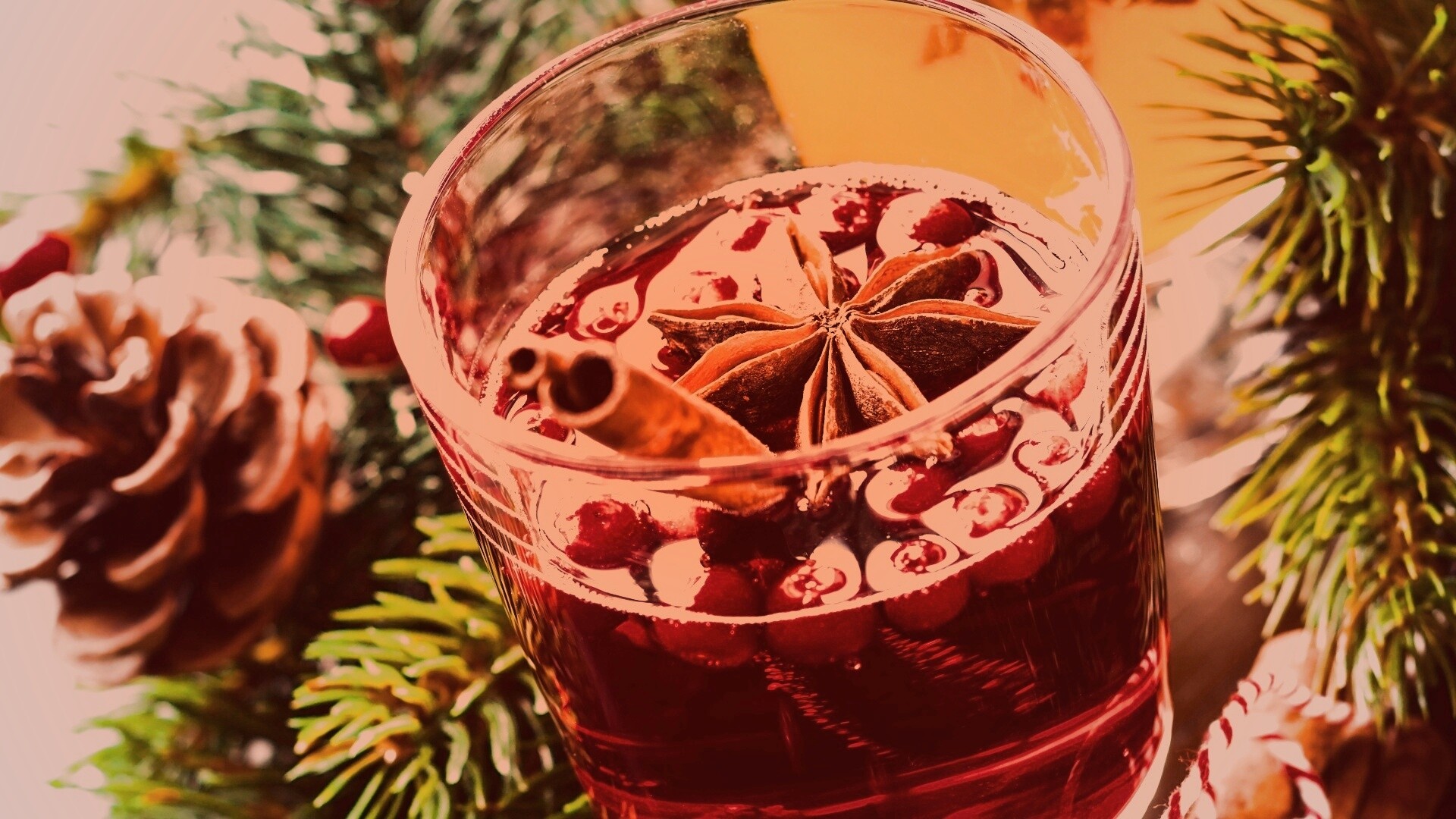 Глинтвейн с палочкой корицы обои