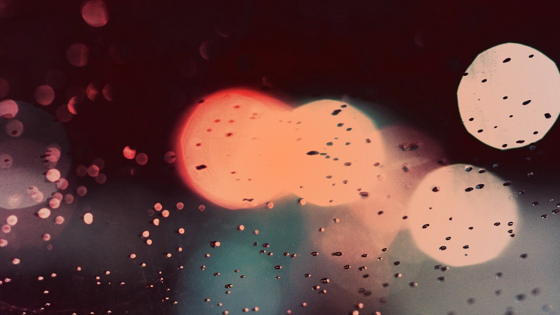 Огни, стекло и капли обои