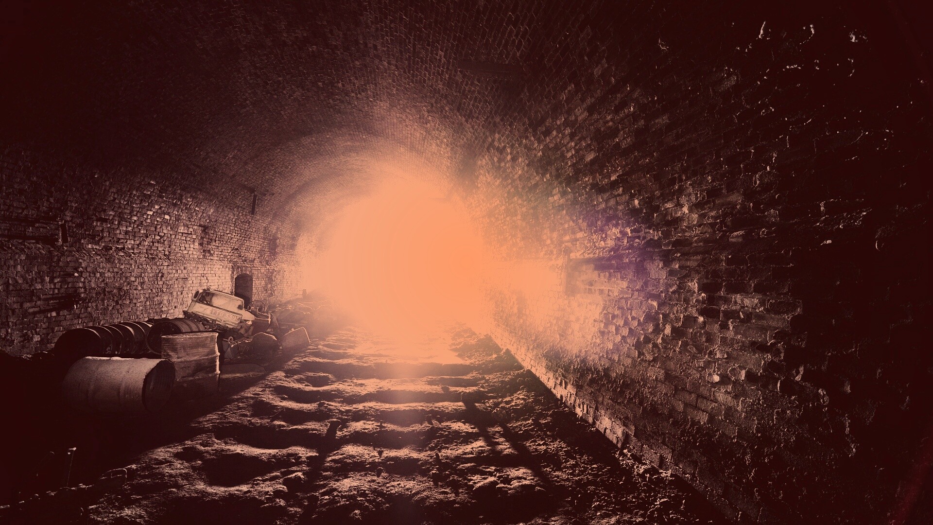 Захламленный тоннель обои