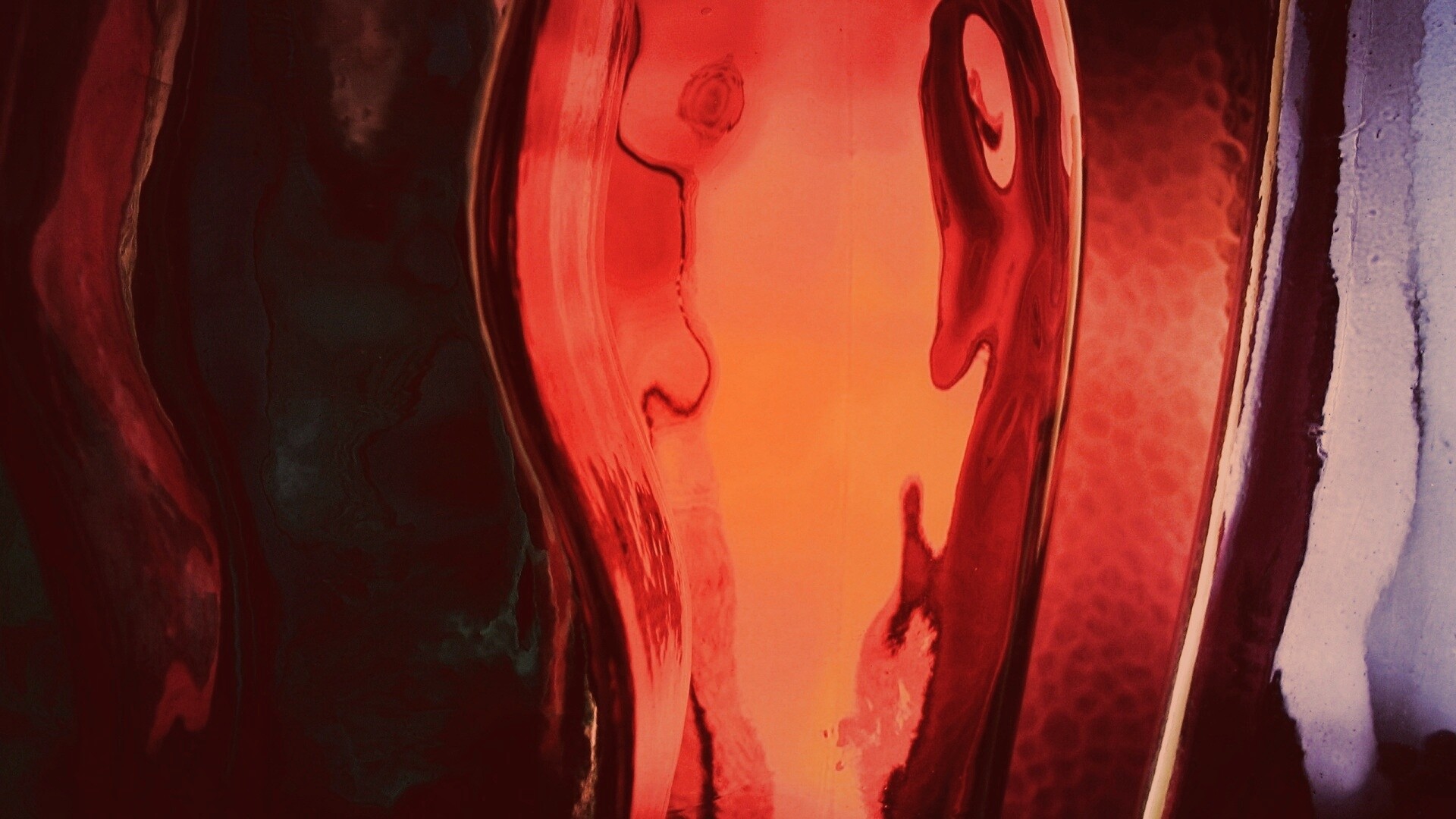 Абстрактное в бутылочном стекле обои