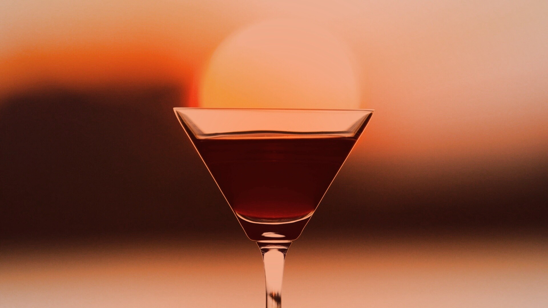 Солнце в бокале обои