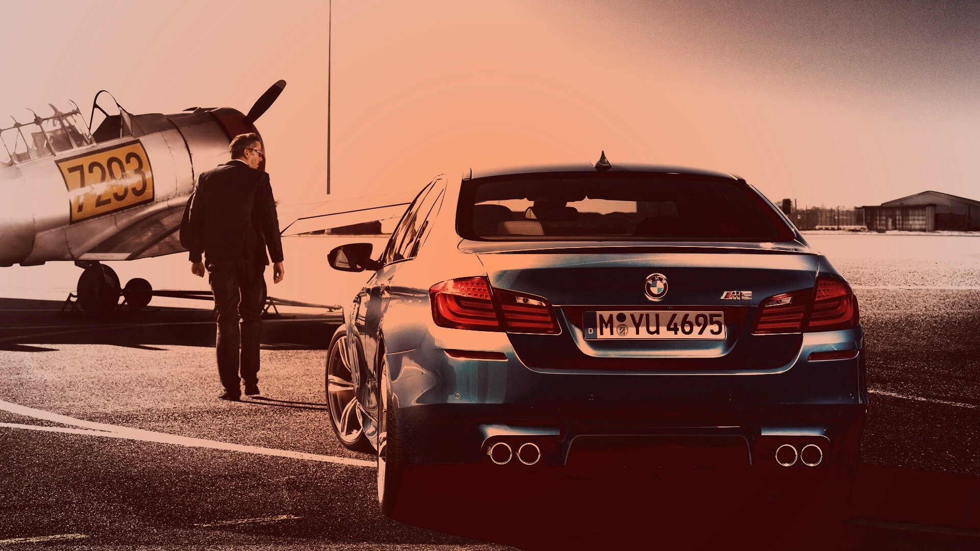 BMW F10 M5 на аэродроме обои