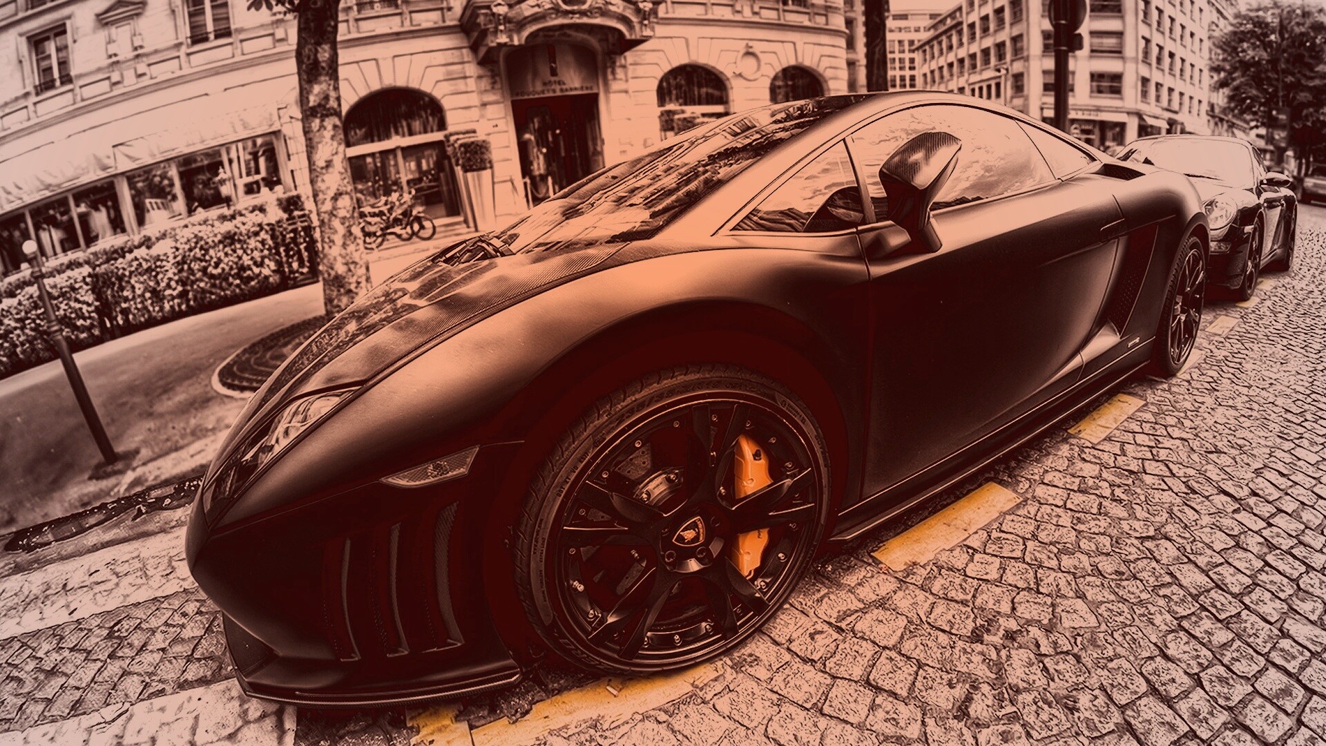 Ламборжини и Порше широкоугольным объективом обои