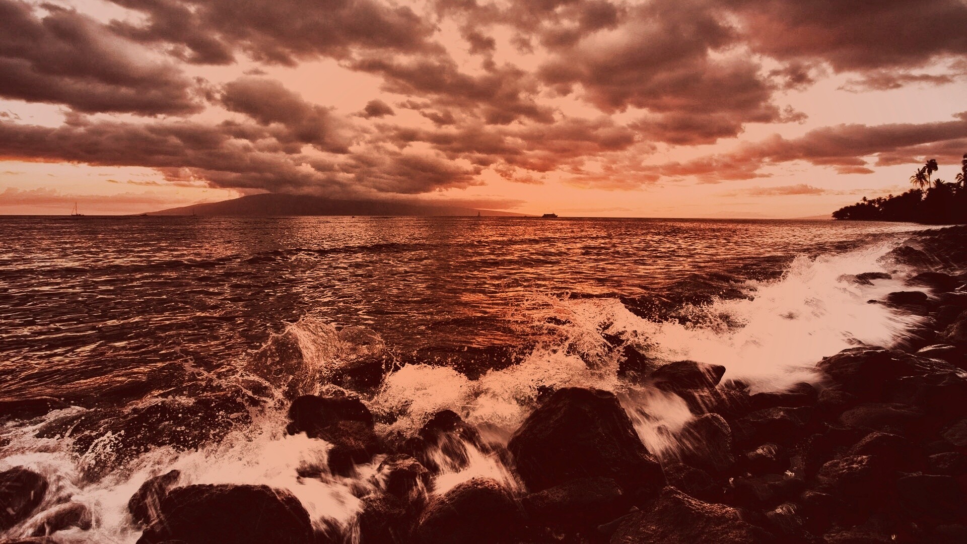 Неспокойно синее море.. обои