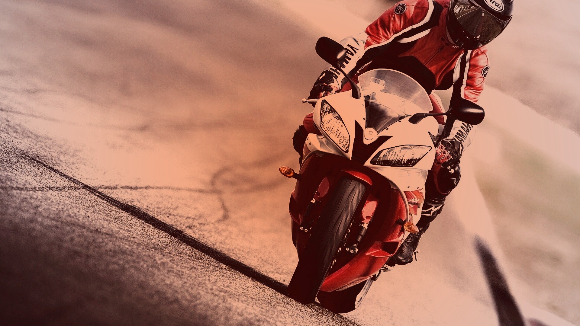 Мотоциклист на спортбайке обои