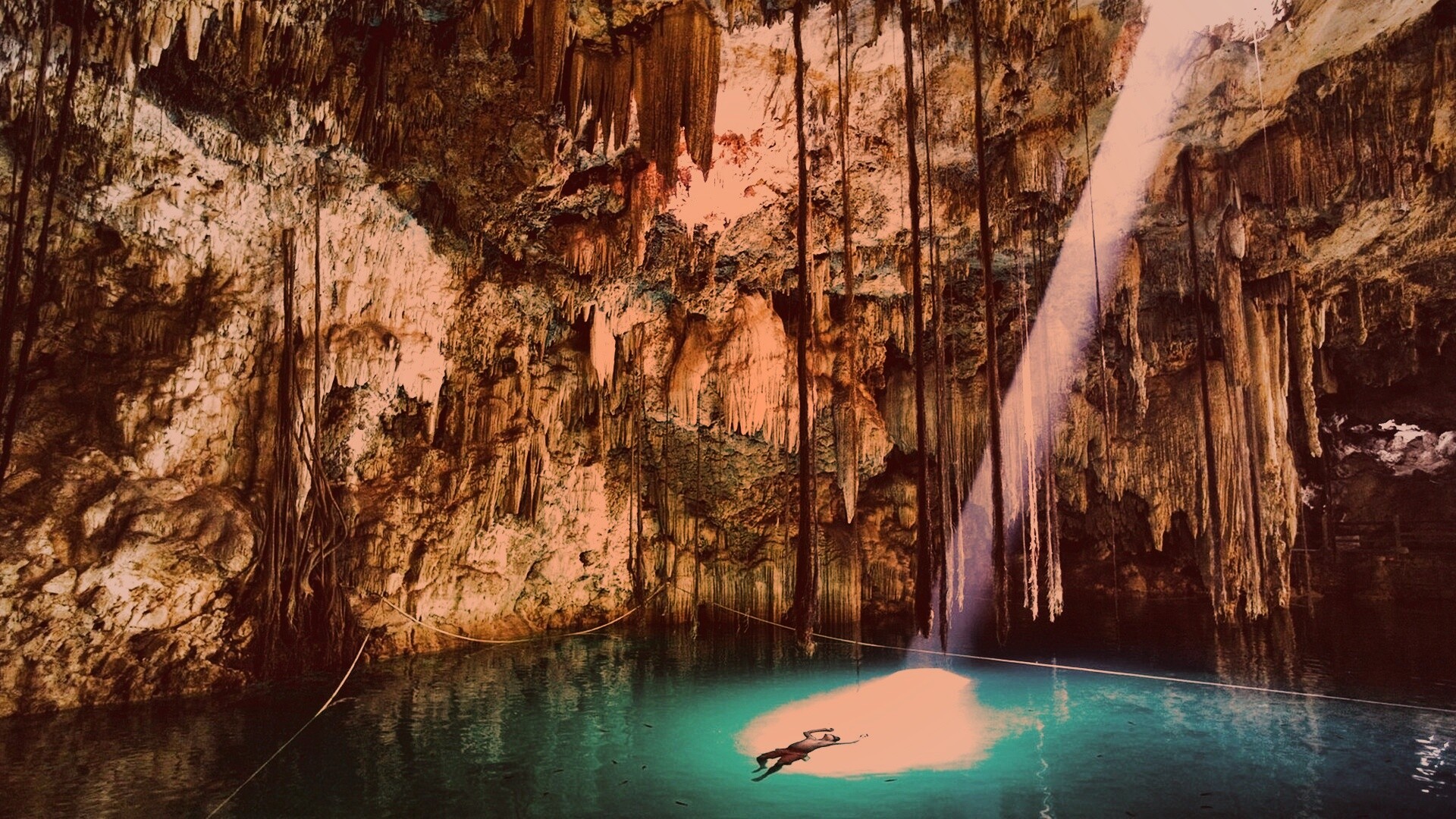 Пещера сталактитов обои